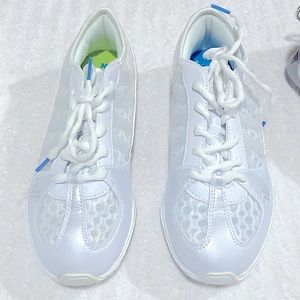 Brand New Varsity Cheer Shoes (size 7) + Case